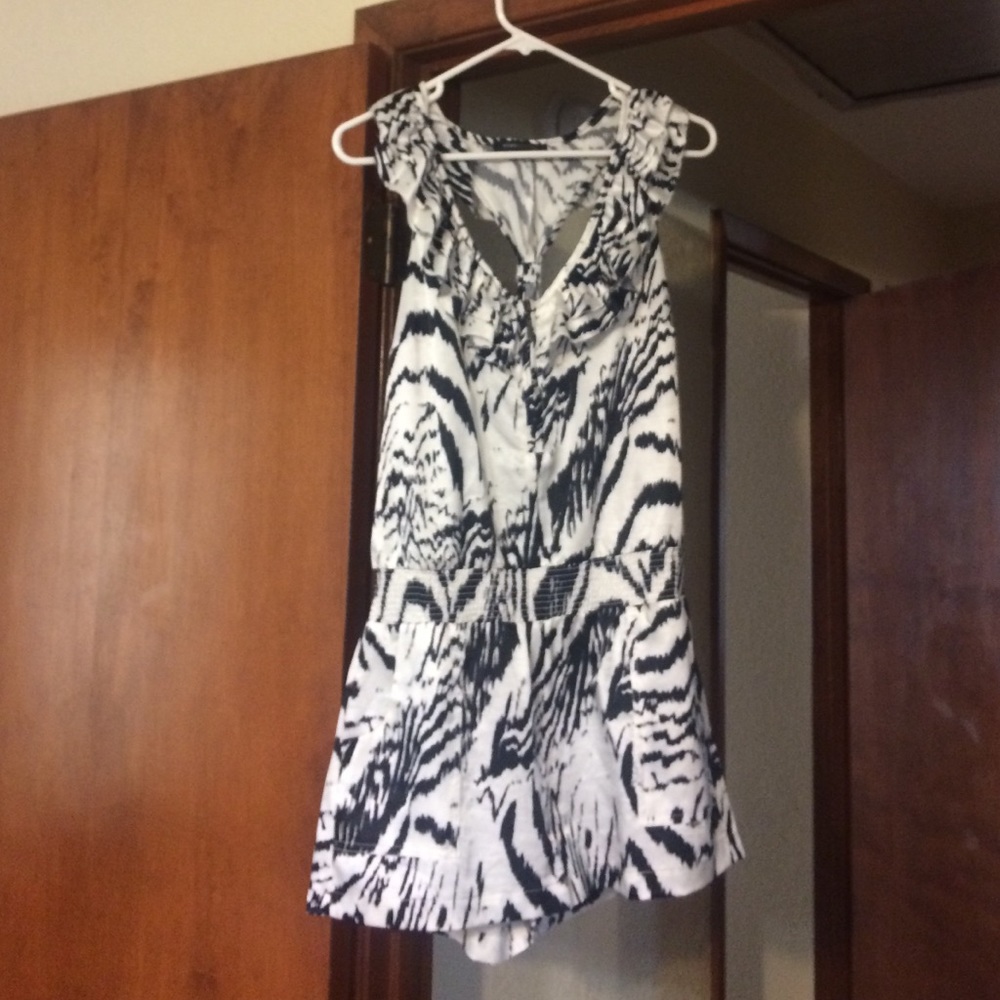 BCBG romper S